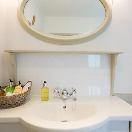 The Bailey Shepherd's Hut And *