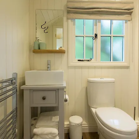 The Bailey Shepherd's Hut And Apartman