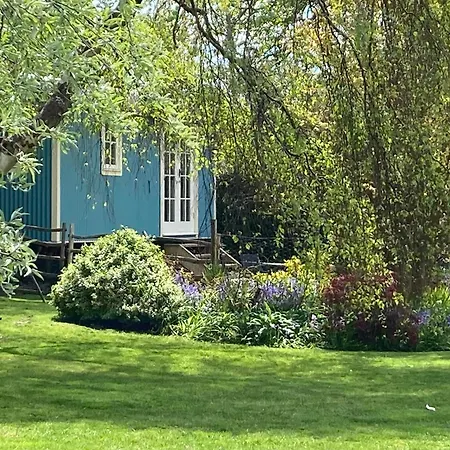 The Bailey Shepherd's Hut And * Skipton