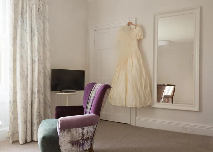 The Bailey Shepherd's Hut And *