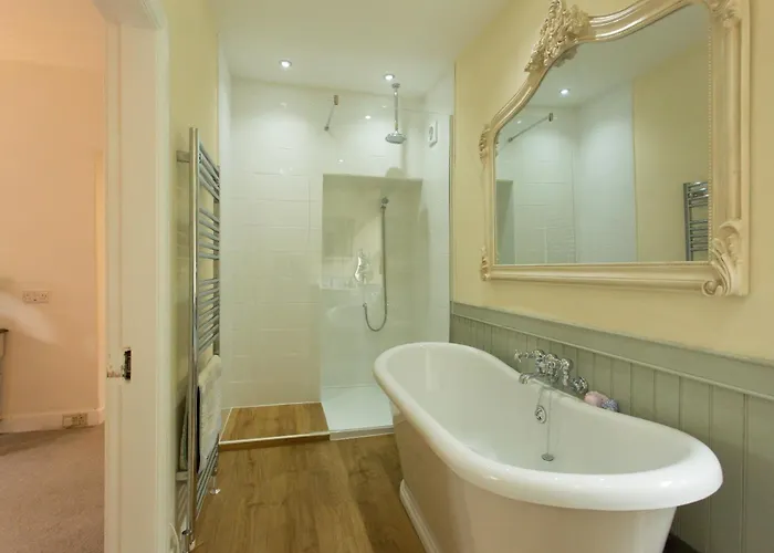 The Bailey Shepherd's Hut And *